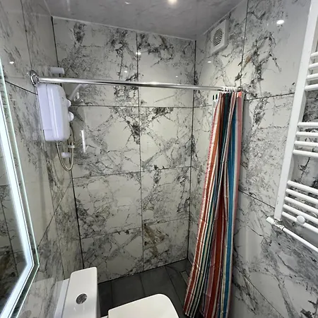 Gravelly House M6 J6 Star Hs2 Nec Airport - A Spacious Best-in-class 6 Bedroom House In Perfect For Large Groups, Corporate & Contractors And For Long Term *