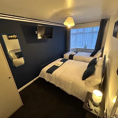 Gravelly House M6 J6 Star Hs2 Nec Airport - A Spacious Best-in-class 6 Bedroom House In Perfect For Large Groups, Corporate & Contractors And For Long Term Birmingham