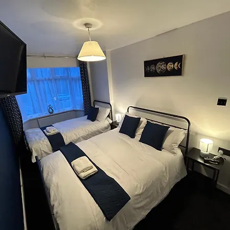 Gravelly House M6 J6 Star Hs2 Nec Airport - A Spacious Best-in-class 6 Bedroom House In Perfect For Large Groups, Corporate & Contractors And For Long Term * Birmingham