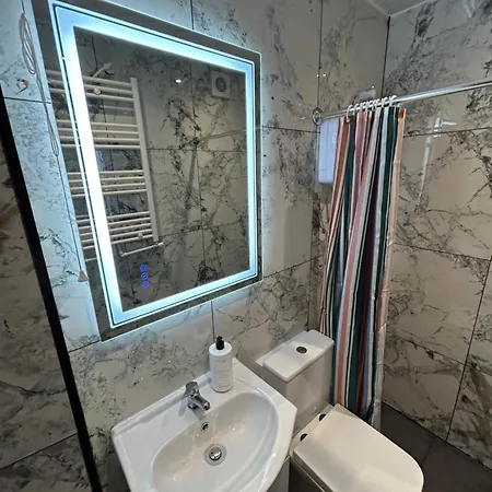 Gravelly House M6 J6 Star Hs2 Nec Airport - A Spacious Best-in-class 6 Bedroom House In Perfect For Large Groups, Corporate & Contractors And For Long Term Holiday home *