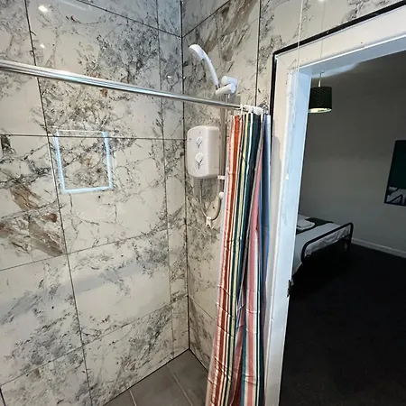 Holiday home Gravelly House M6 J6 Star Hs2 Nec Airport - A Spacious Best-in-class 6 Bedroom House In Perfect For Large Groups, Corporate & Contractors And For Long Term