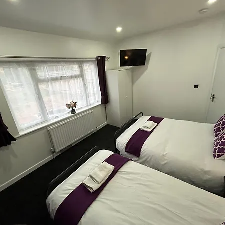Gravelly House M6 J6 Star Hs2 Nec Airport - A Spacious Best-in-class 6 Bedroom House In Perfect For Large Groups, Corporate & Contractors And For Long Term Holiday home Birmingham