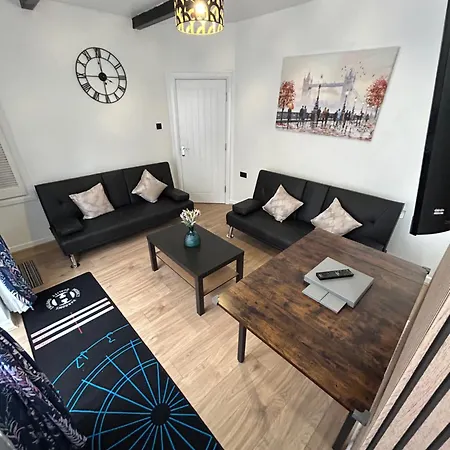Gravelly House M6 J6 Star Hs2 Nec Airport - A Spacious Best-in-class 6 Bedroom House In Perfect For Large Groups, Corporate & Contractors And For Long Term * Birmingham